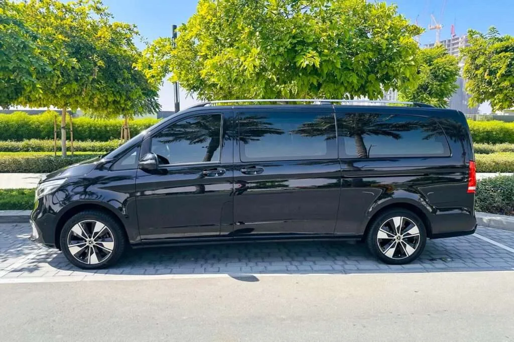 Limousine Services in uae, luxury chauffeur service dubai, airport transfer service,limousine services in dubai